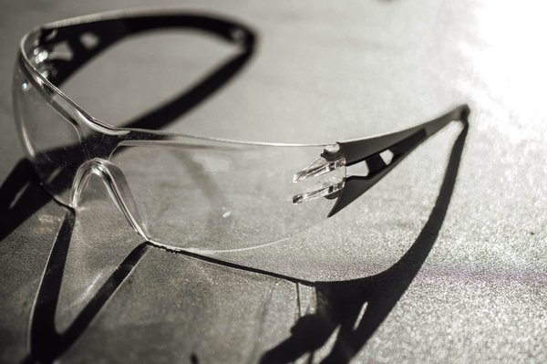 Quels sont les meilleurs moyens de protéger physiquement votre téléphone contre les dommages et les chutes ?