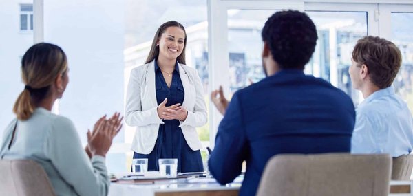 Quelles sont les meilleures pratiques pour gérer la diversité des appareils mobiles dans le marketing digital ?